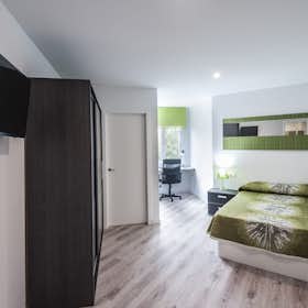 Private room for rent for €575 per month in Valencia, Carrer del Clariano