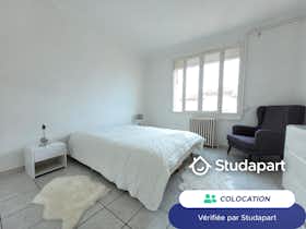 Cameră privată de închiriat pentru 370 EUR pe lună în Perpignan, Avenue Gilbert Brutus