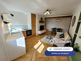 公寓 正在以 €1,640 的月租出租，其位于 Aix-en-Provence, Rue Chastel