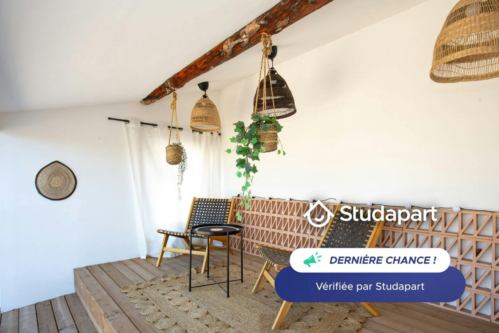 Appartement à louer pour 1 199 €/mois à Aix-en-Provence, Rue Chastel