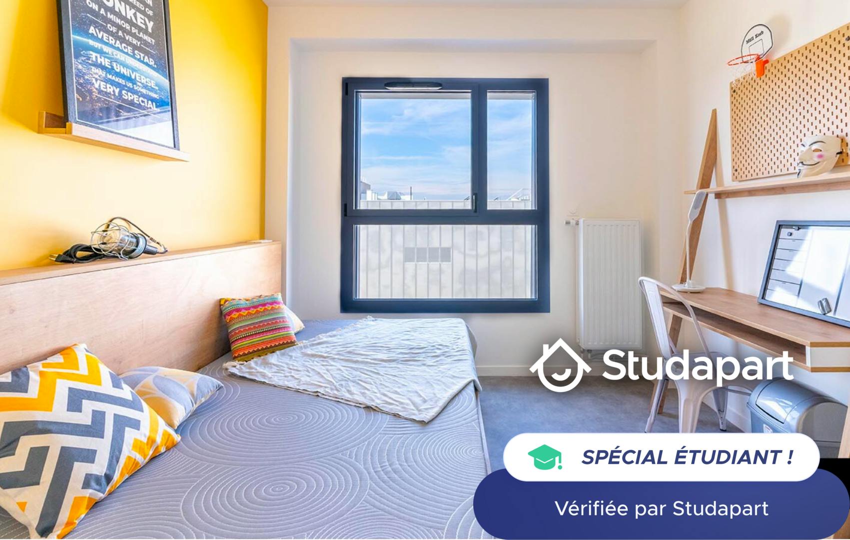 Private room for rent for €390 per month in Palaiseau, Rue Anatole France