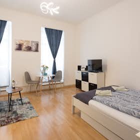 Apartment for rent for €2,416 per month in Vienna, Handelskai