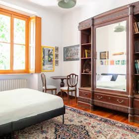 Apartment for rent for €2,200 per month in Milan, Via Fratelli Bronzetti