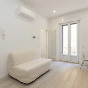 Apartment for rent for €1,900 per month in Milan, Viale Gorizia