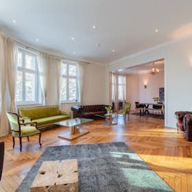 Apartment for rent for €4,621 per month in Berlin, Hohenzollerndamm