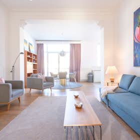Apartment for rent for €3,000 per month in Ixelles, Rue du Prince Royal