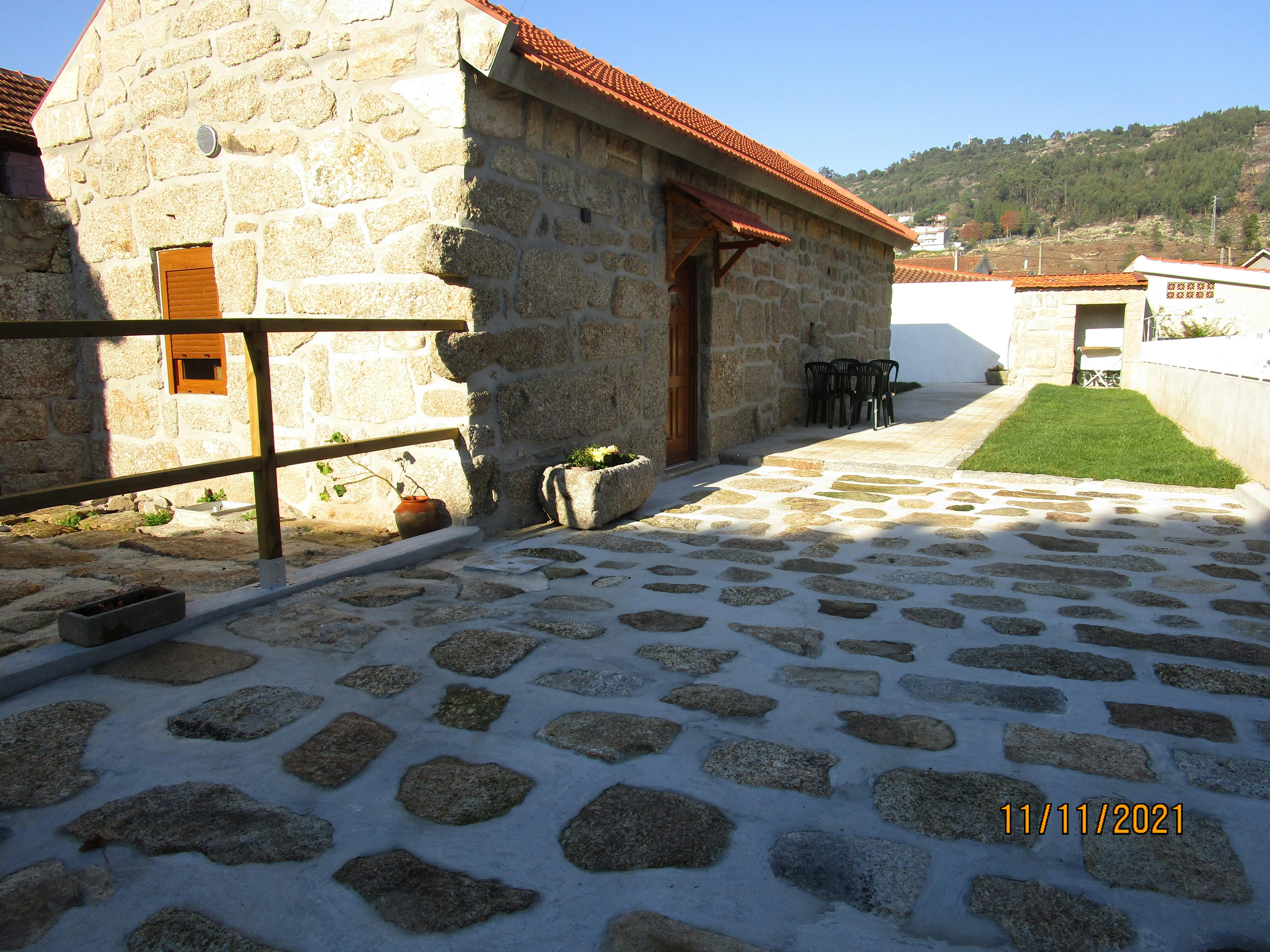 Casa en alquiler por 1250 € al mes en Paredes, Rua Dom José