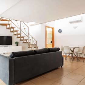 Apartment for rent for €1,700 per month in Milan, Via San Benigno
