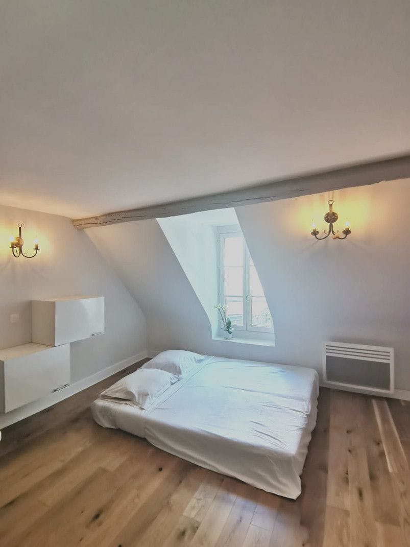 Studio for rent on Rue du Faubourg Saint-Martin, Paris - View 3