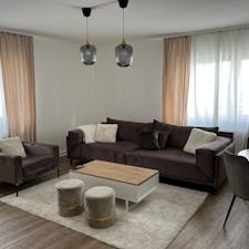 Apartment for rent for €1,600 per month in Leverkusen, Maurinusstraße