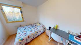 Отдельная комната сдается в аренду за 464 € в месяц в Rennes, Square du Haut Blosne
