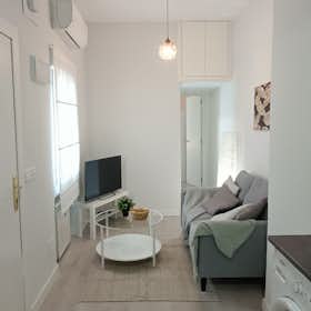 Apartment for rent for €1,650 per month in Madrid, Calle de López de Hoyos