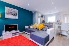 Casa para alugar por £ 3.000 por mês em Liverpool, Lowndes Road