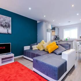 Huis te huur voor £ 3.000 per maand in Liverpool, Lowndes Road