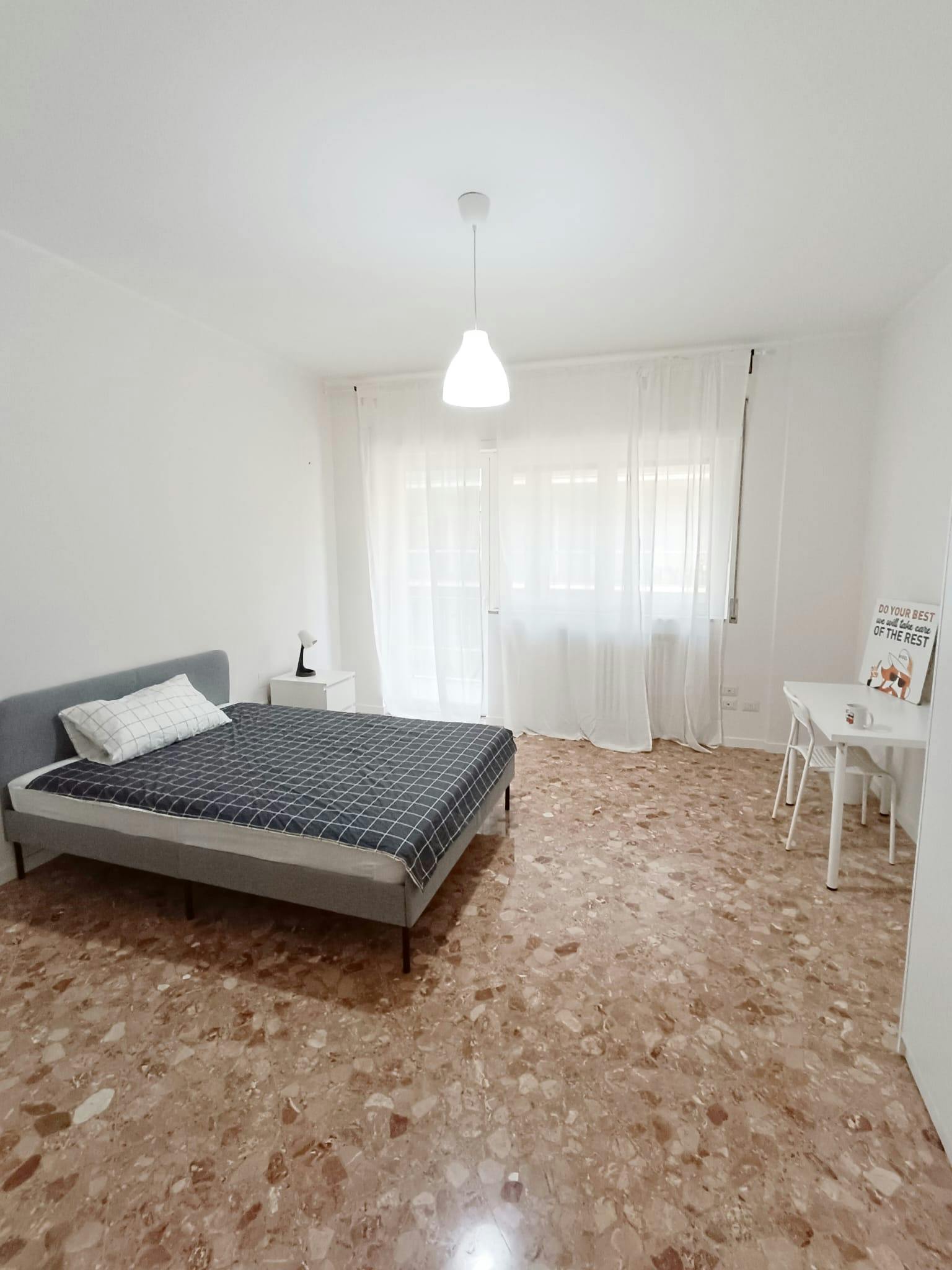 Chambre privée à louer pour 530 €/mois à Bari, Via Gian Giuseppe Carulli