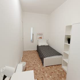 私人房间 正在以 €440 的月租出租，其位于 Bari, Via Gian Giuseppe Carulli