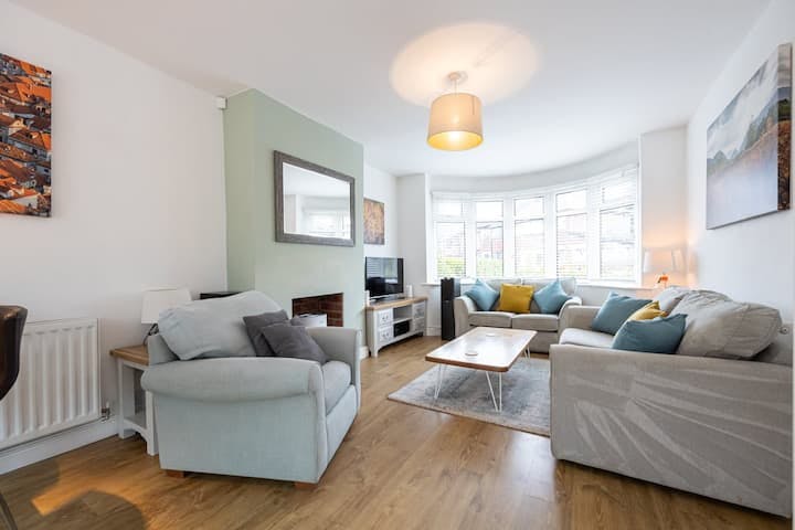 House for rent for £3,000 per month in Stockport, Kenilworth Road