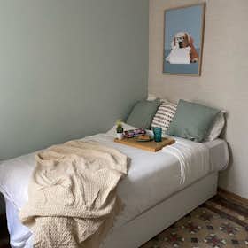 Private room for rent for €600 per month in Barcelona, Carrer de Balmes