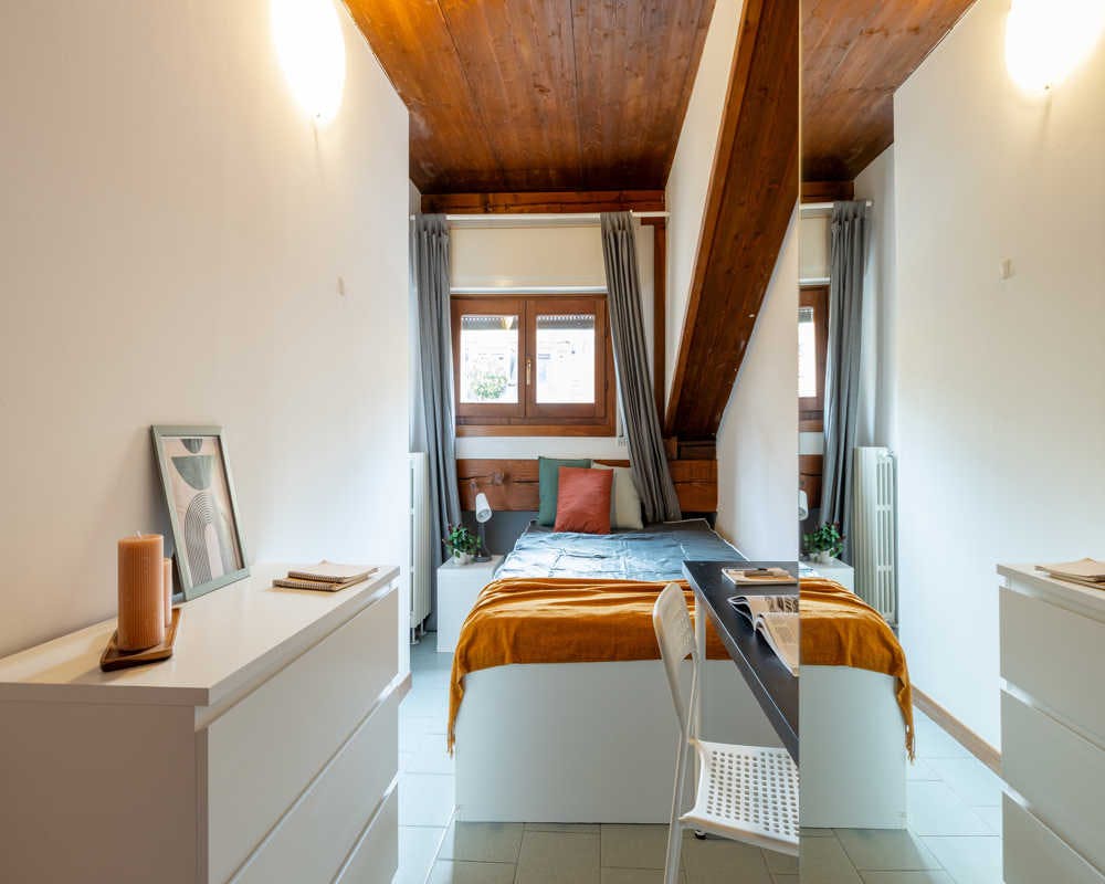 Via Jacopo della Quercia, Milan preview