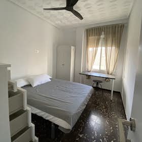 Private room for rent for €450 per month in Valencia, Carrer de l'Arquitecte Alfaro