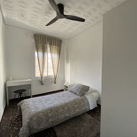 Private room for rent for €370 per month in Valencia, Carrer de l'Arquitecte Alfaro