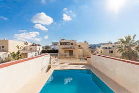 Квартира за оренду для 1 020 EUR на місяць у Mellieħa, Triq il-Merill