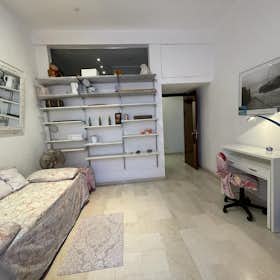 Private room for rent for €550 per month in Milan, Via Pietro Rubens