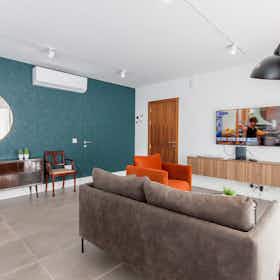 Appartement te huur voor € 1.450 per maand in Marsaskala, Triq il-Lampuka