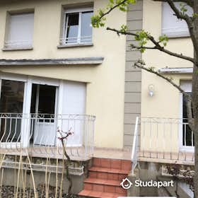 House for rent for €360 per month in Mulhouse, Passage Chaptal