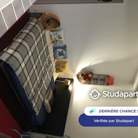 Private room for rent for €850 per month in Paris, Rue Pernety