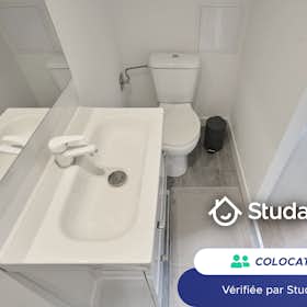 Private room for rent for €440 per month in Amiens, Boulevard de Strasbourg