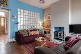 Casa in affitto a 3.018 £ al mese a Brighton, Cuthbert Road
