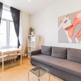 Apartment for rent for €1,200 per month in Brussels, Rue de la Senne