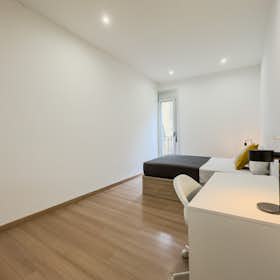 Shared room for rent for €575 per month in Barcelona, Carrer Nou de la Rambla