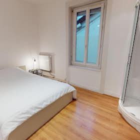 Private room for rent for €420 per month in Saint-Étienne, Rue Palluat de Besset