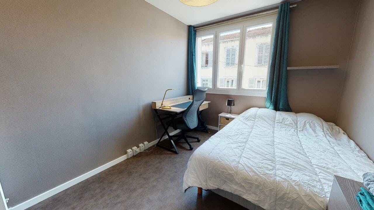 Private room for rent on Rue Victor Hugo, Clermont-Ferrand