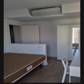 Private room for rent for €550 per month in Valencia, Carrer de la Serradora