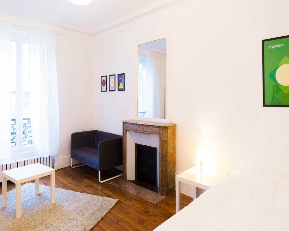 Rue Faraday, Paris preview