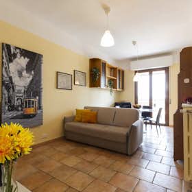 Apartment for rent for €2,142 per month in Milan, Via Francesco Gonin