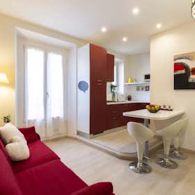 Apartment for rent for €2,680 per month in Milan, Via Corsico