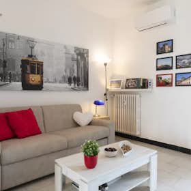 Studio for rent for €1,965 per month in Milan, Via del Turchino