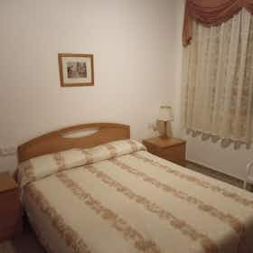 Wohnung zu mieten für 1.200 € pro Monat in Alicante, Avinguda del Mare Nostrum