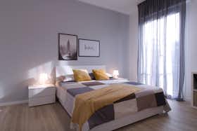 Private room for rent for €500 per month in Brescia, Via Diogene Valotti