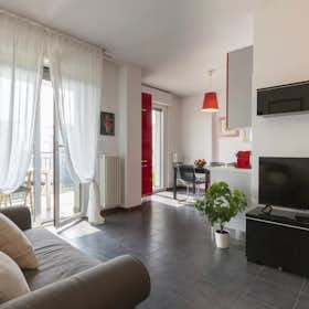 Apartment for rent for €2,410 per month in Milan, Via Bruno Cassinari