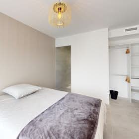 Private room for rent for €730 per month in Mérignac, Avenue Demeulin