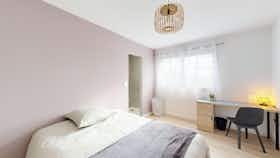 Private room for rent for €660 per month in Mérignac, Avenue Demeulin
