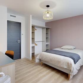 Private room for rent for €659 per month in Mérignac, Avenue Demeulin