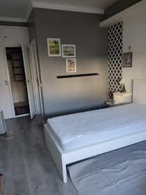 Cameră privată de închiriat pentru 1.750 EUR pe lună în Caldas da Rainha, Rua Cidade de Abrantes