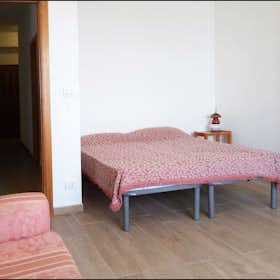 Cameră privată de închiriat pentru 400 EUR pe lună în Catanzaro, Via Francesco Caracciolo