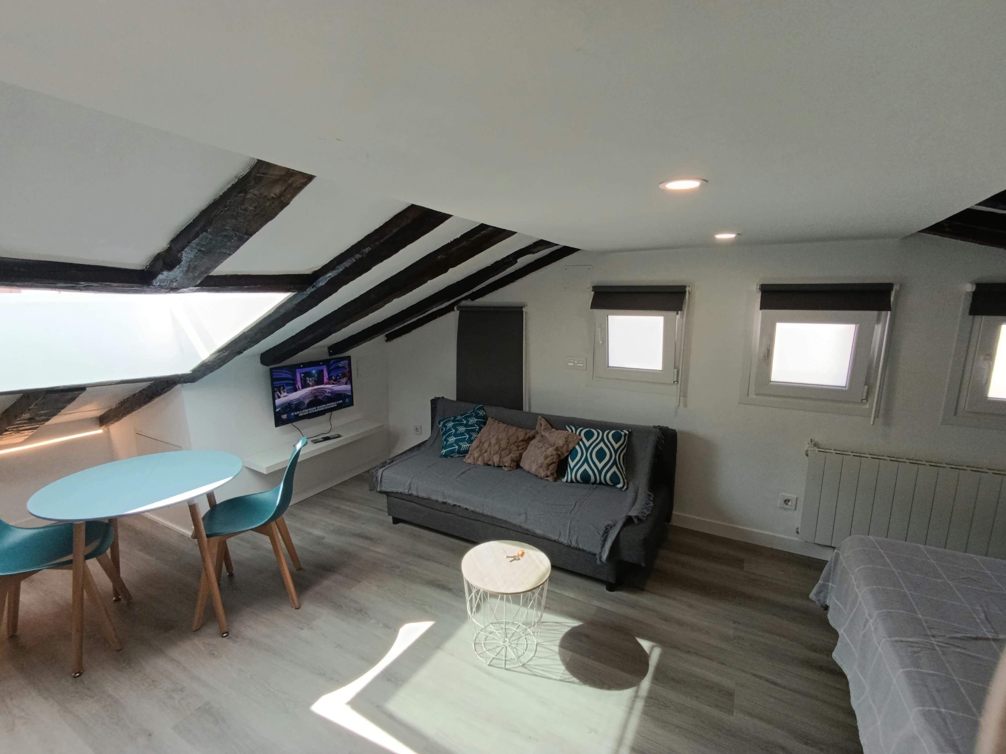 Studio for rent for €800 per month in Burgos, Calle San Cosme